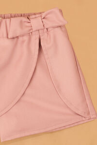 Ella Twill Bow Skort Detail 3 - Altar'd State