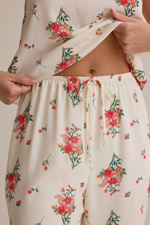 Lynley Floral Pants - Altar'd State - 