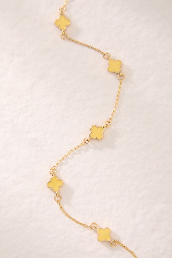 18k Yellow Clover Choker Detail 2 - Altar'd State