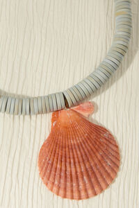 Skye Statement Shell Necklace Detail 2 - Altar'd State