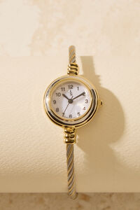 Twisted Cuff Round Watch Detail 2 - Altar'd State