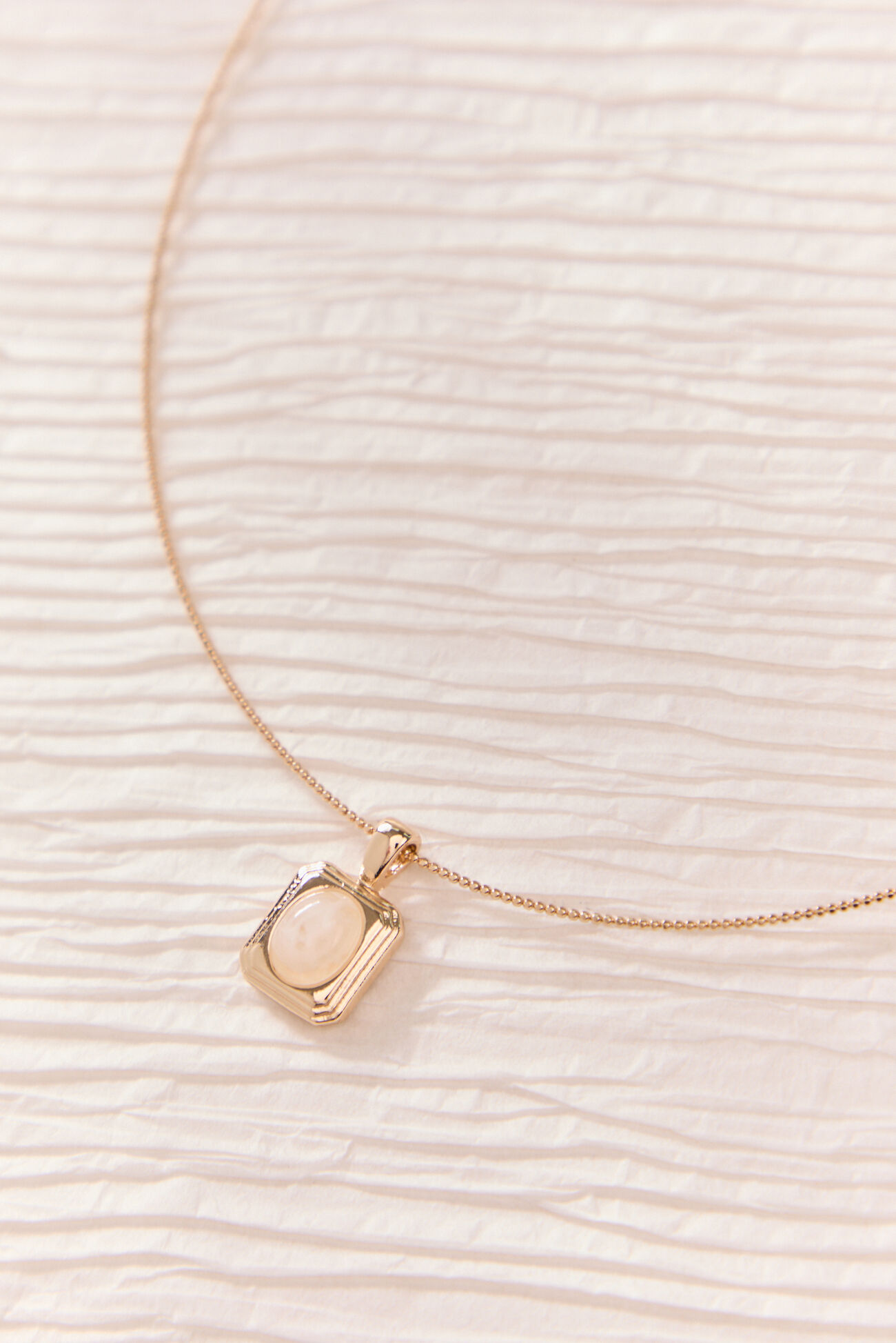 Charm Pendant Wire Necklace