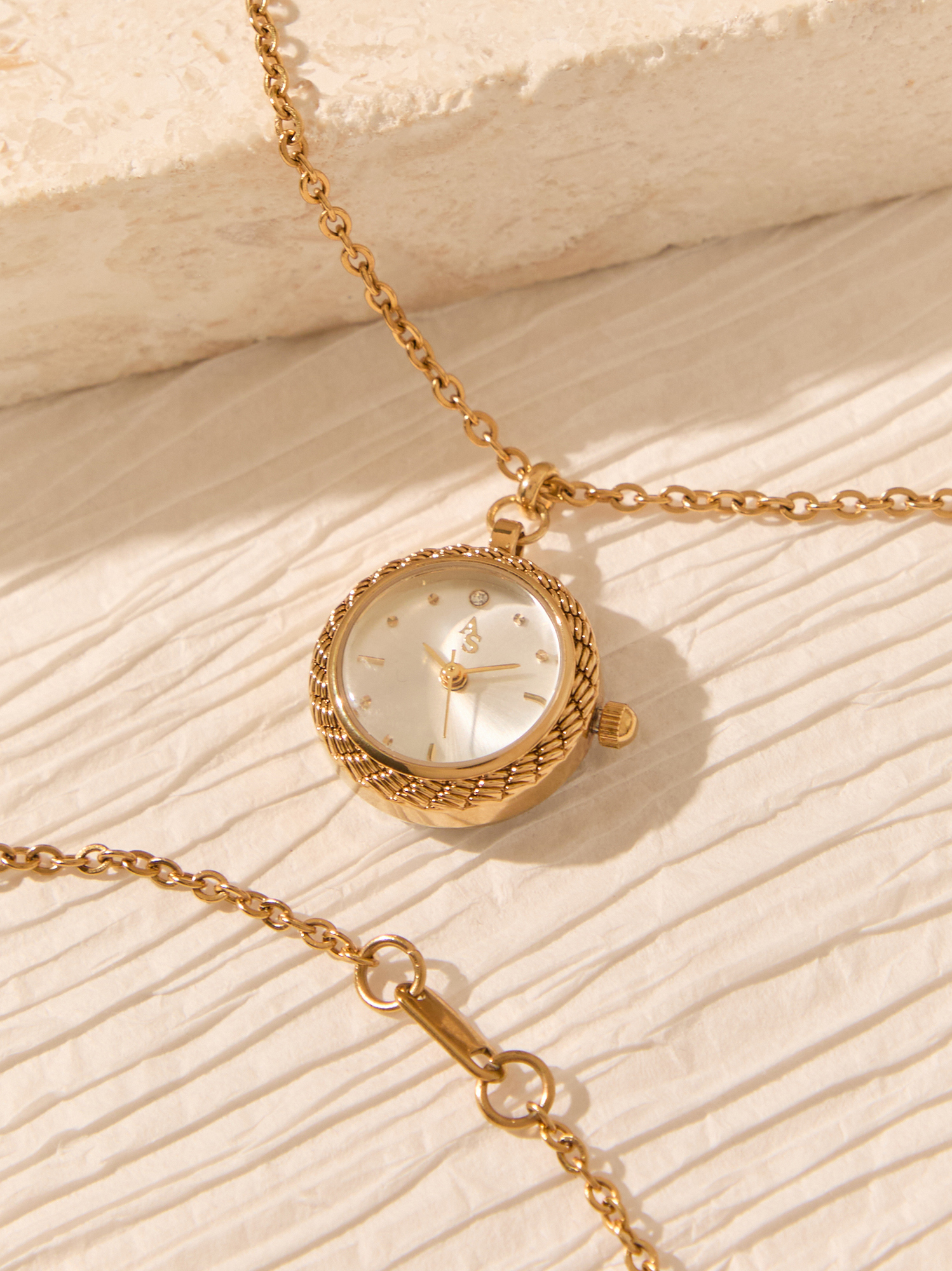 Timeless Charm Watch Necklace in Gold | Altar