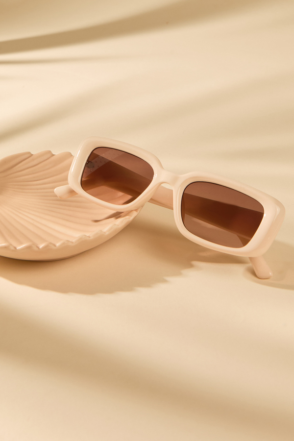Frankie Rectangle Sunglasses Detail 4 - Altar'd State