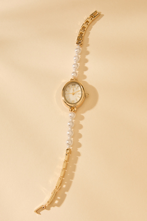 Cleo Pearl Watch in Gold | Altar display picture 1