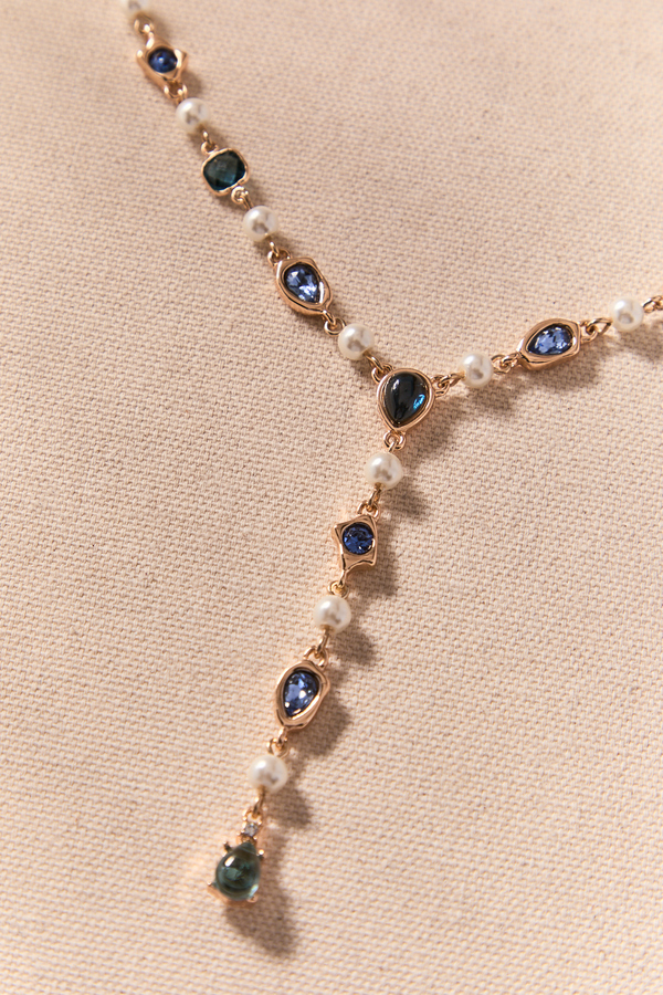 Harlow Pearl Gemstone Necklace Detail 2 - Altar'd State