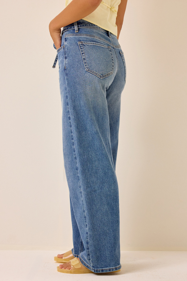 Rayleigh Tie Waist Jeans Detail 4 - Altar'd State