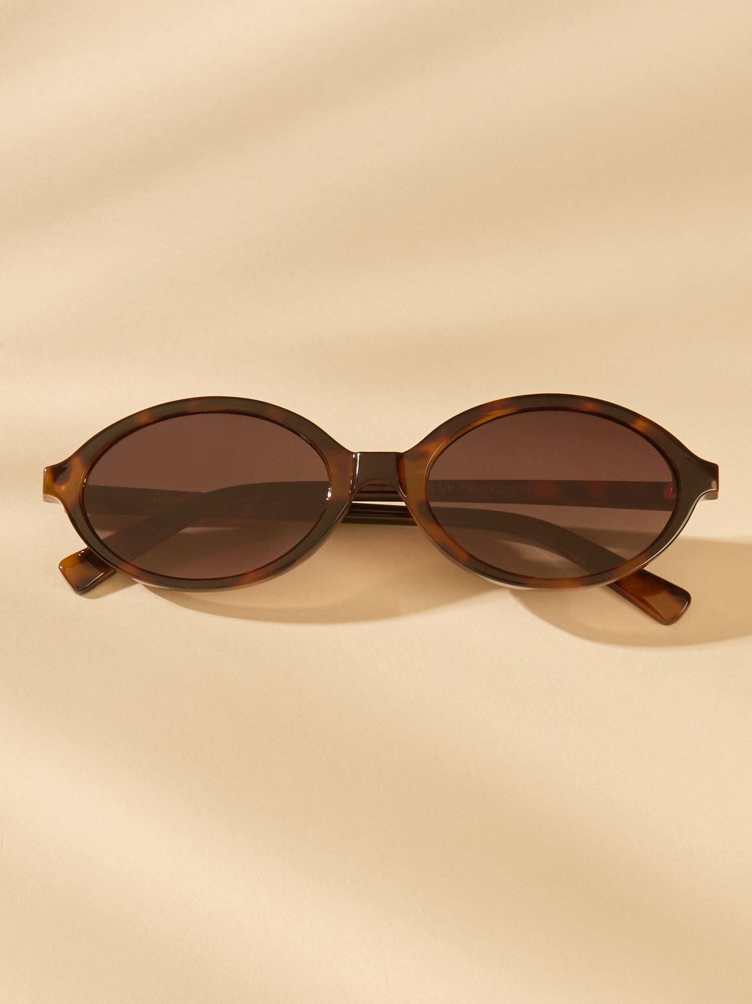 Friedrichs & Campbell 2089 M 105 Handarbeit Tortoise Shell Oval Sunglasses Aria Womens Fashion Oval Sunglasses main image 3