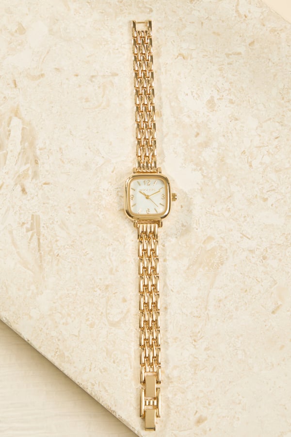 Square Face Thin Link Watch Detail 2 - Altar'd State