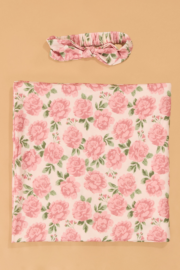 Zainy Floral Swaddle Set Detail 2 - Altar'd State
