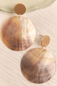 Statement Shell Drop Earrings Detail 2 - Altar'd State