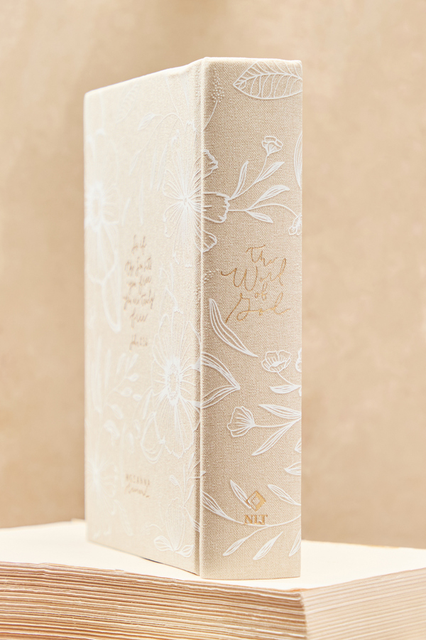 Hosanna Revival NLT Journaling Bible: Cordova Theme Detail 2 - Altar'd State