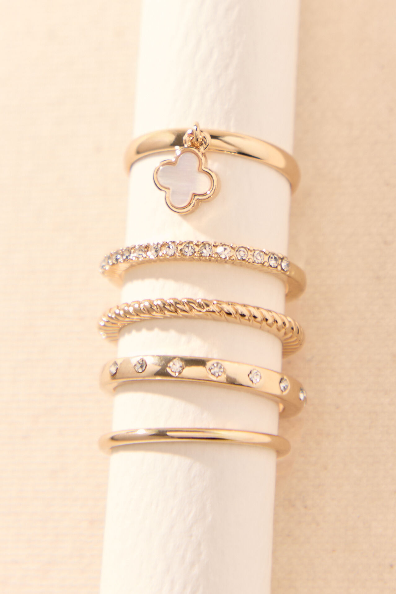 Glitzy Clover Ring Set