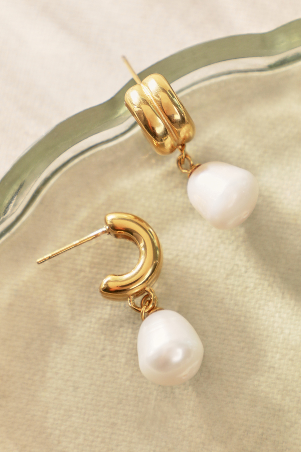 18K Gold Tatum Pearl Hoop Earrings - Altar'd State