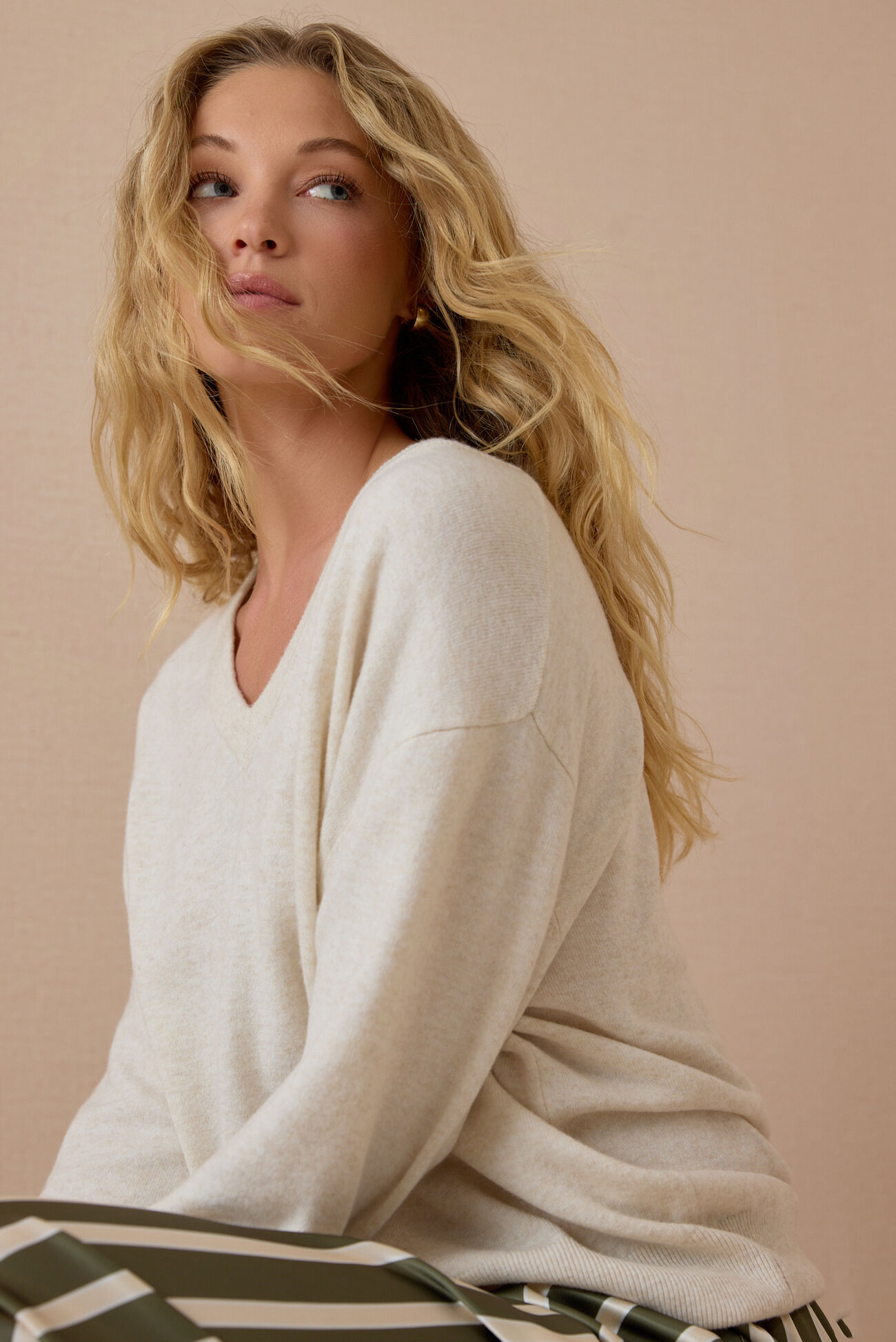 Flynn V Neck Pullover Sweater