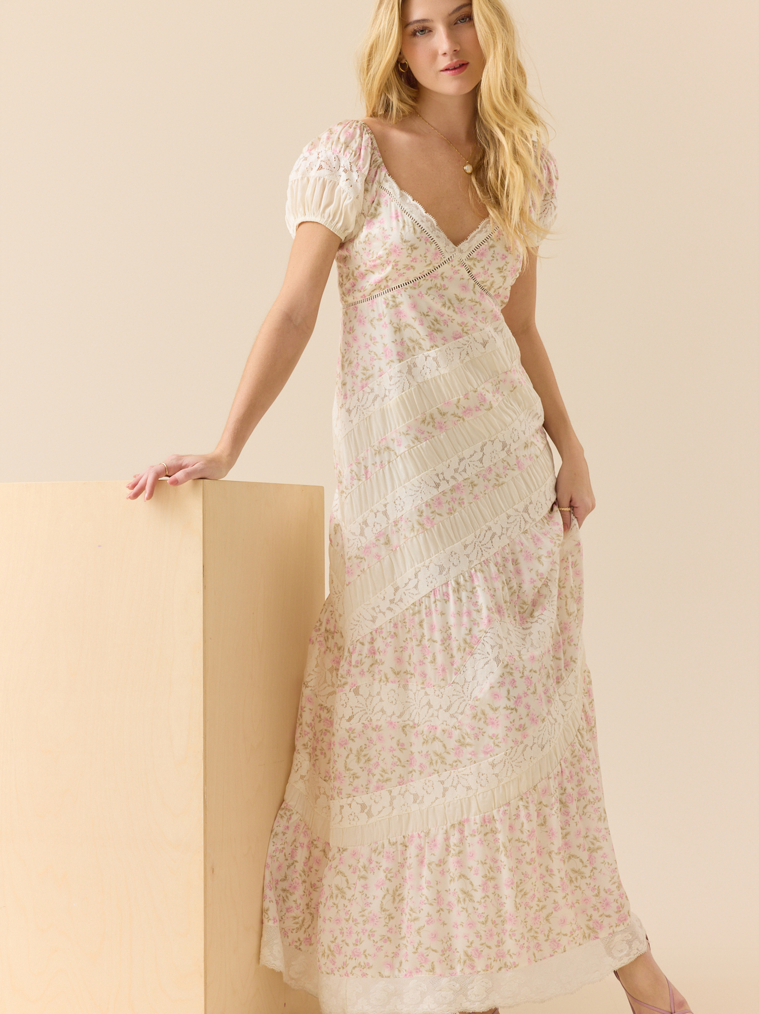 chinese dress ladies Elara White Emboirdered Dress main image 0
