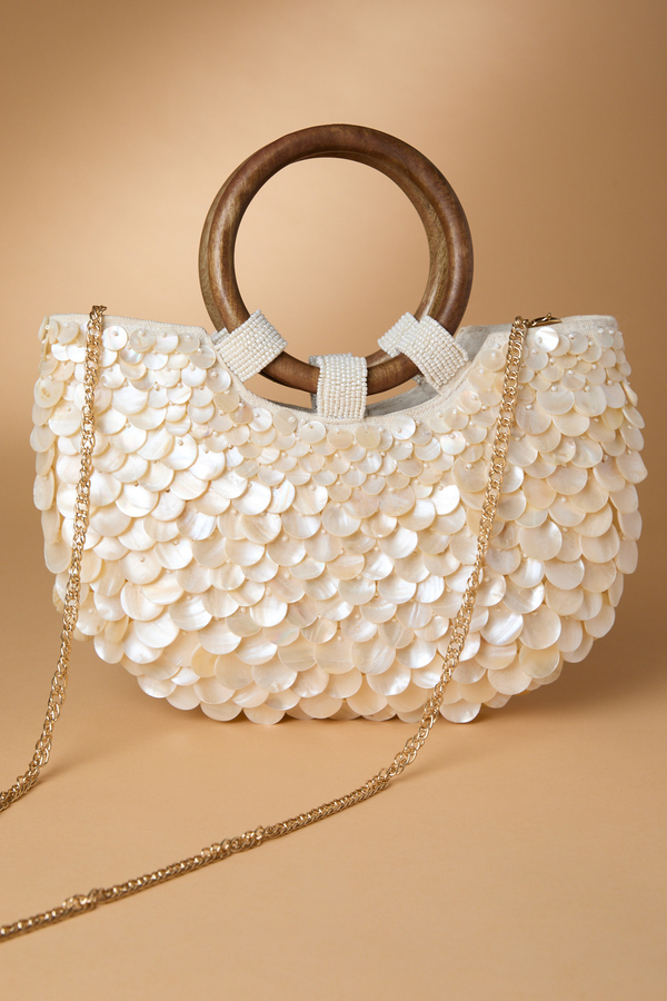 Haven Shell Covered Purse Detail 4 - Altar'd State