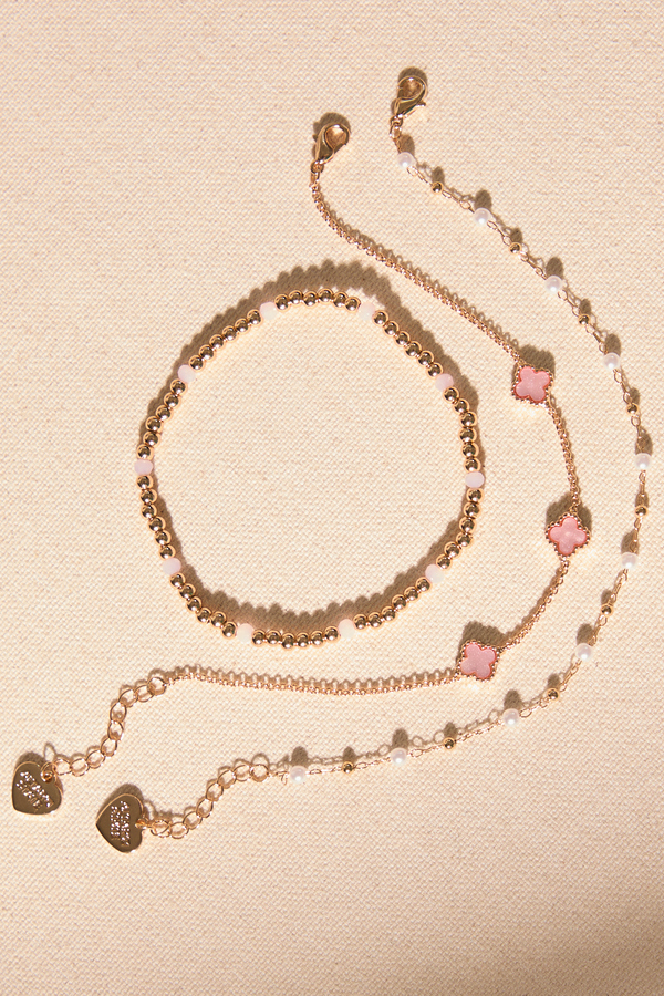 Dainty Clover Pearl Bracelet Set Detail 2 - Altar'd State