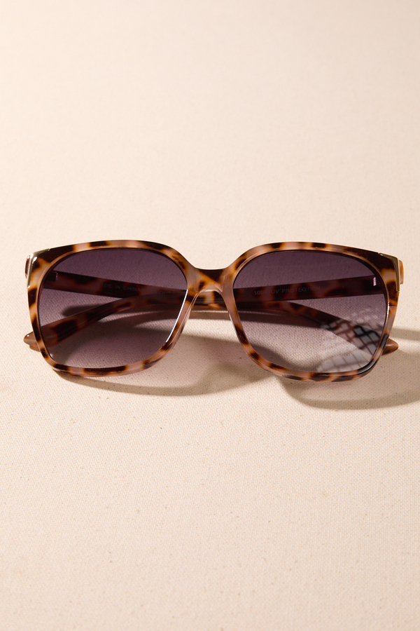 Tyra Square Sunglasses - Altar'd State