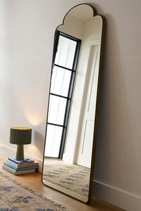 Margot Metal Mirror Detail 2 - Altar'd State