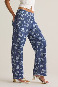 Carrie Floral Boyfriend Jean Detail 3 - Altar'd State