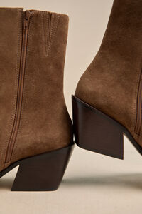 Matisse Cleo Suede Boots Detail 3 - Altar'd State
