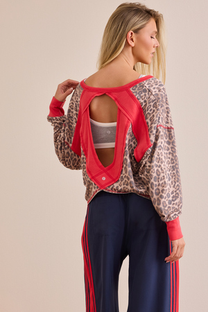 On Tempo Leopard Circle Back Tee - Altar'd State - 