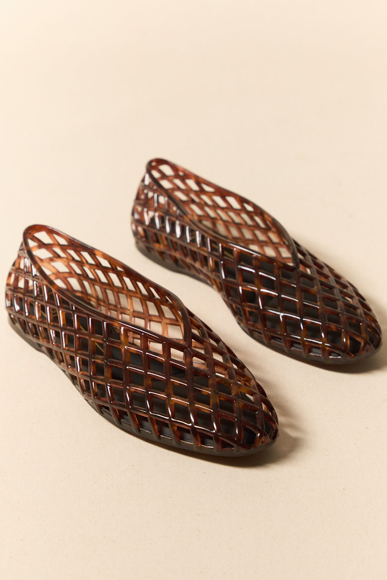 Jelly Cage Flat By Dolce Vita