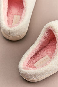 GIGI Slipper Detail 3 - Altar'd State