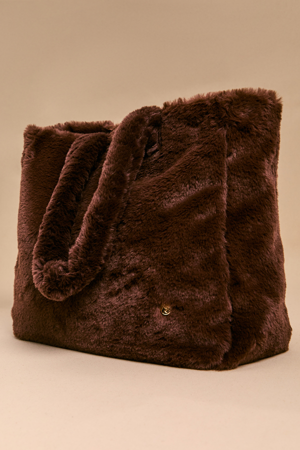 Alpine Plush Tote Detail 3 - Altar'd State