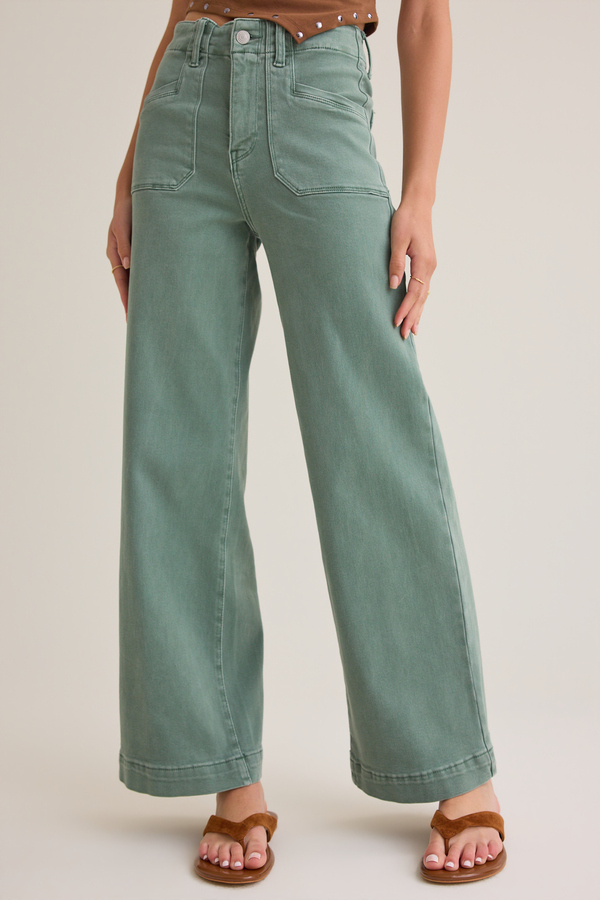Karli Front Pocket Jean Detail 2 - Altar'd State