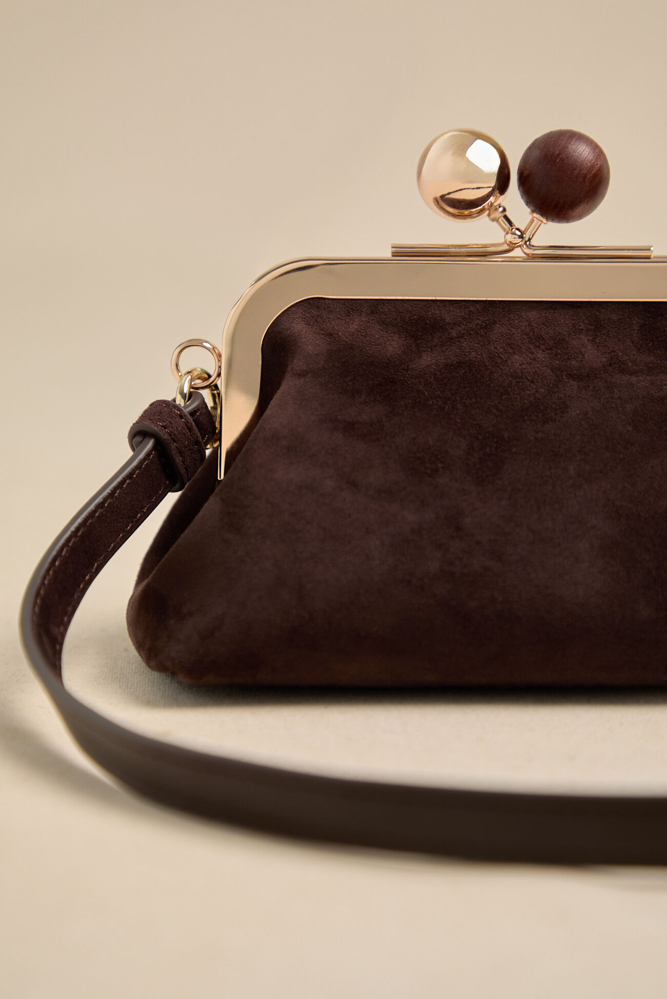 Kiss Lock Shoulder Bag