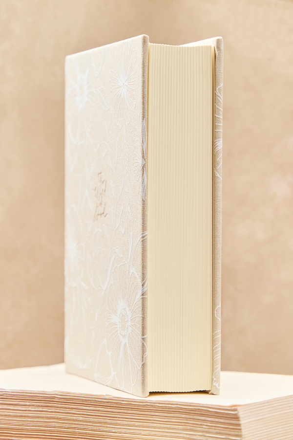 Hosanna Revival NLT Journaling Bible: Cordova Theme Detail 5 - Altar'd State
