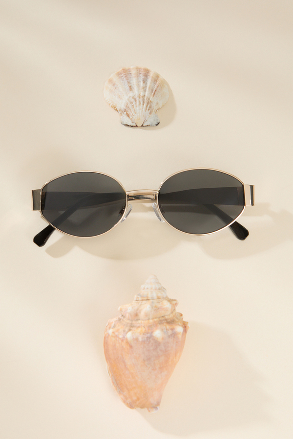 Victory Vintage Sunglasses Detail 3 - Altar'd State