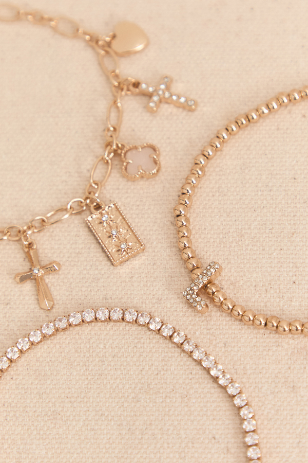 L Charm Bracelet Set Detail 2 - Altar'd State