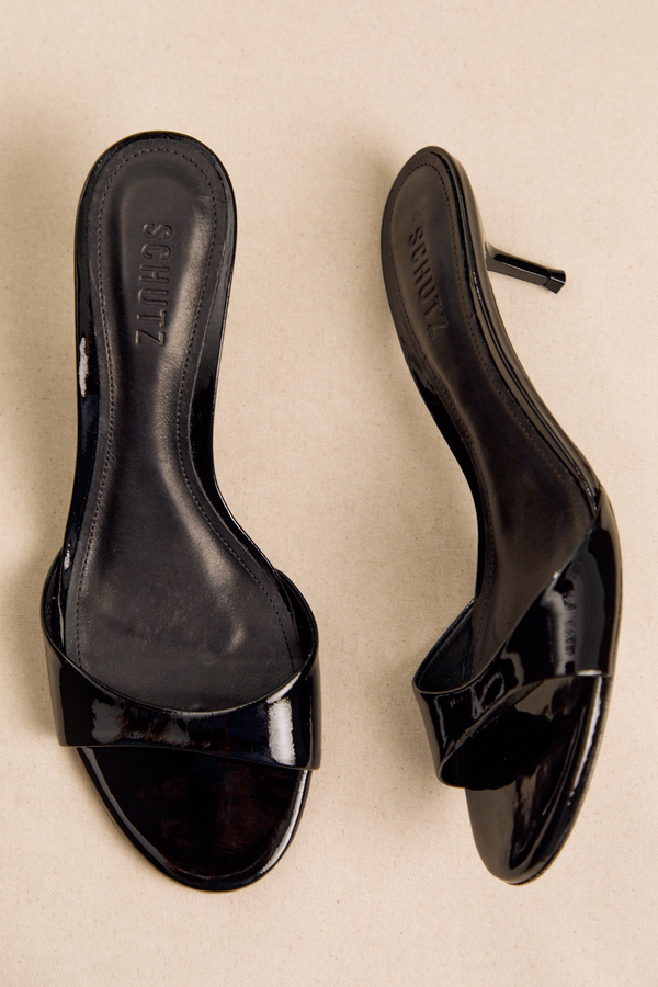 Naomi Mid Heel Detail 4 - Altar'd State