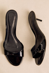 Naomi Mid Heel Detail 4 - Altar'd State