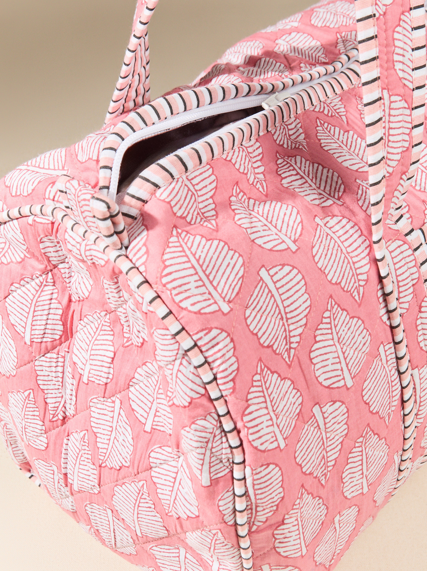 バッグ fearofgod eternal collection bag Coral Tropics Duffel Bag in Coral & Ivory | Altar'd State