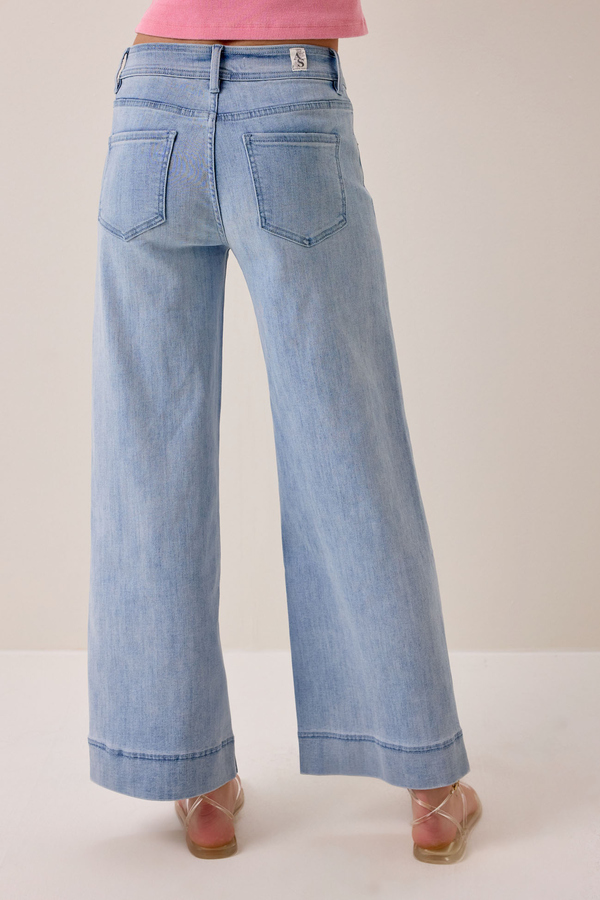 Hannah Wide Hem Jean Detail 4 - Altar'd State