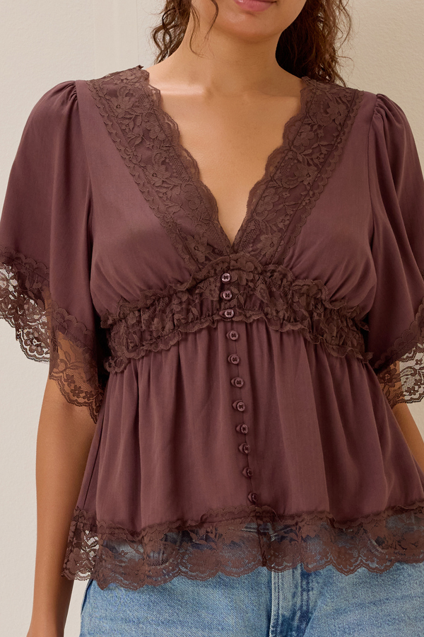Evanelle Lace Babydoll Top Detail 2 - Altar'd State