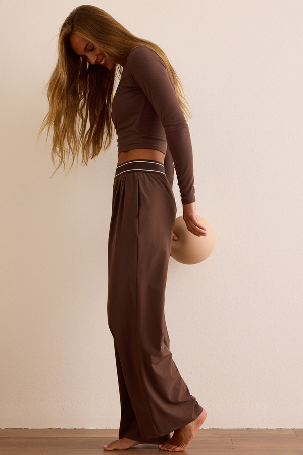 Elevated Ease Pant Detail 4 - Altar'd State