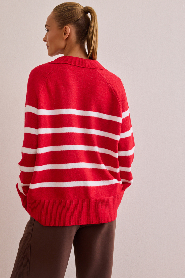 Row Collared Pullover Detail 4 - Altar'd State