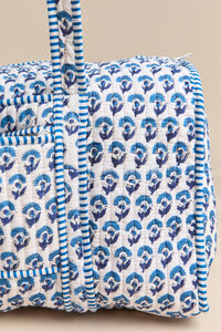 Ocean Petals Quilted Duffle Detail 3 - Altar'd State