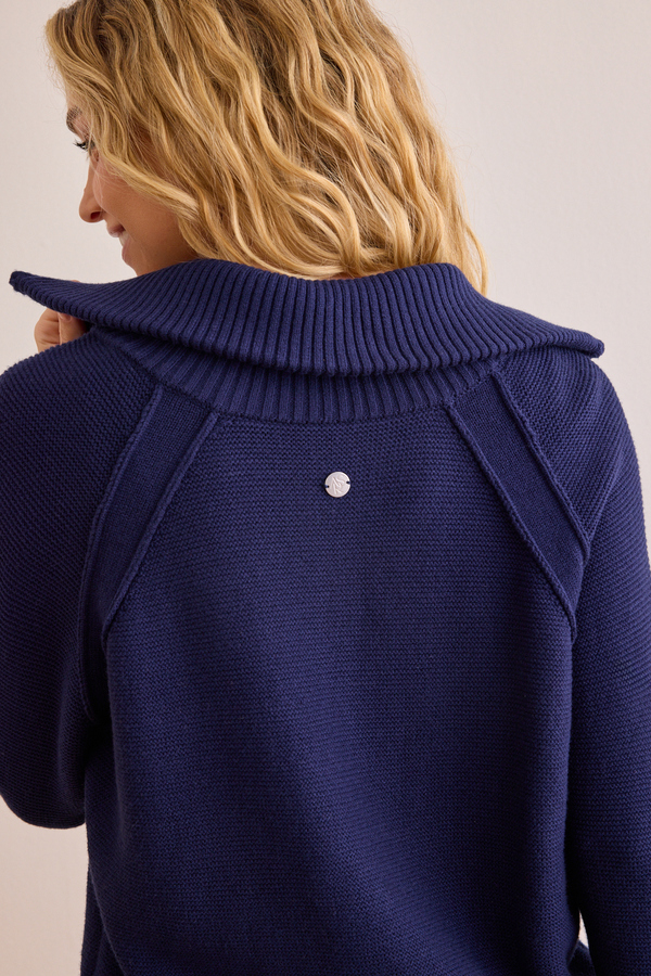 Pursuit Pullover Quarter Zip Detail 6 - Altar'd State