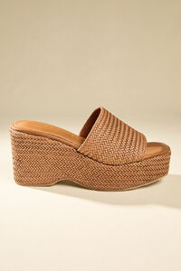Josie Woven Wedge Detail 2 - Altar'd State