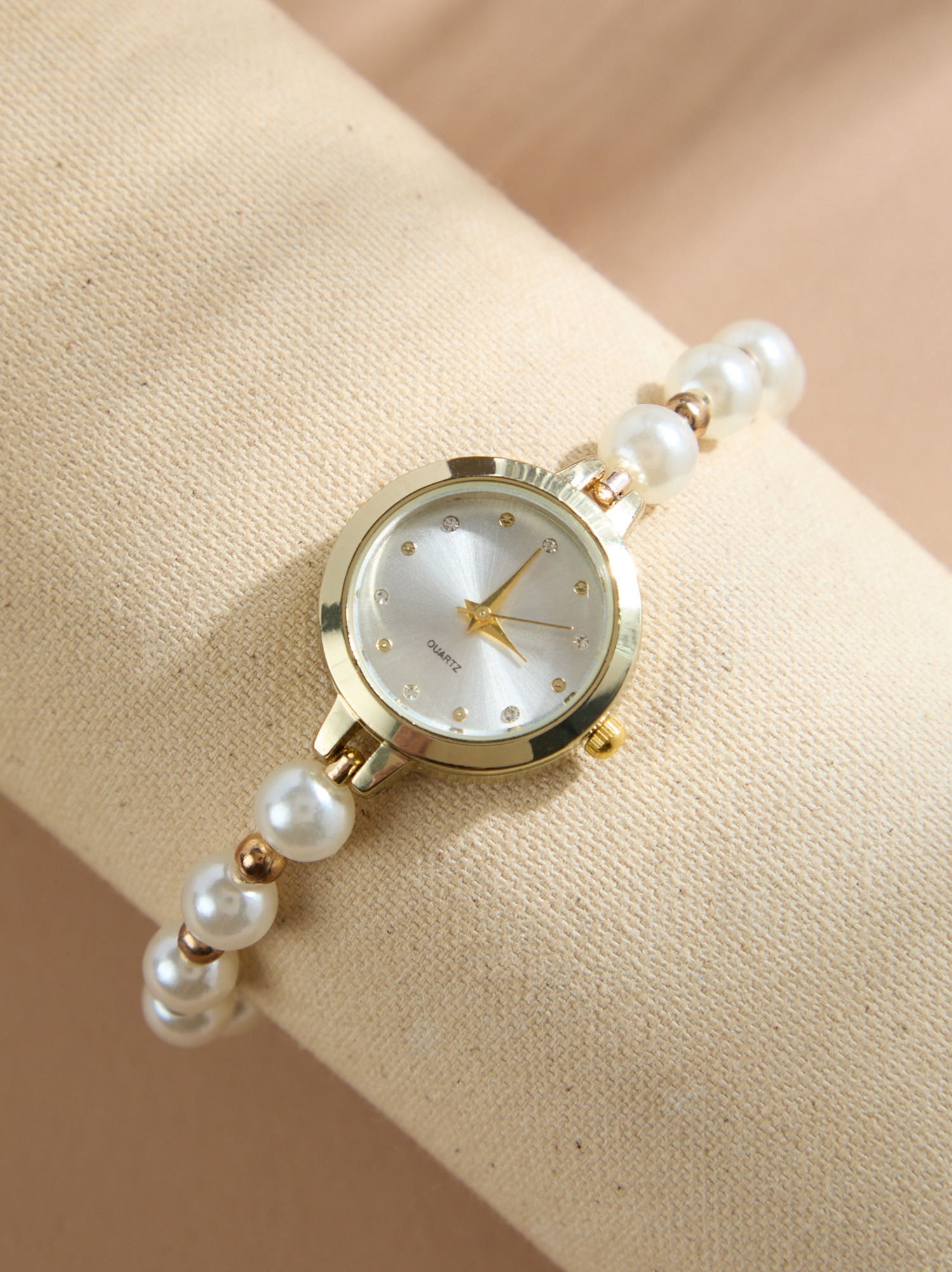 Round Face Pearl Watch in Gold | Altar display picture 1