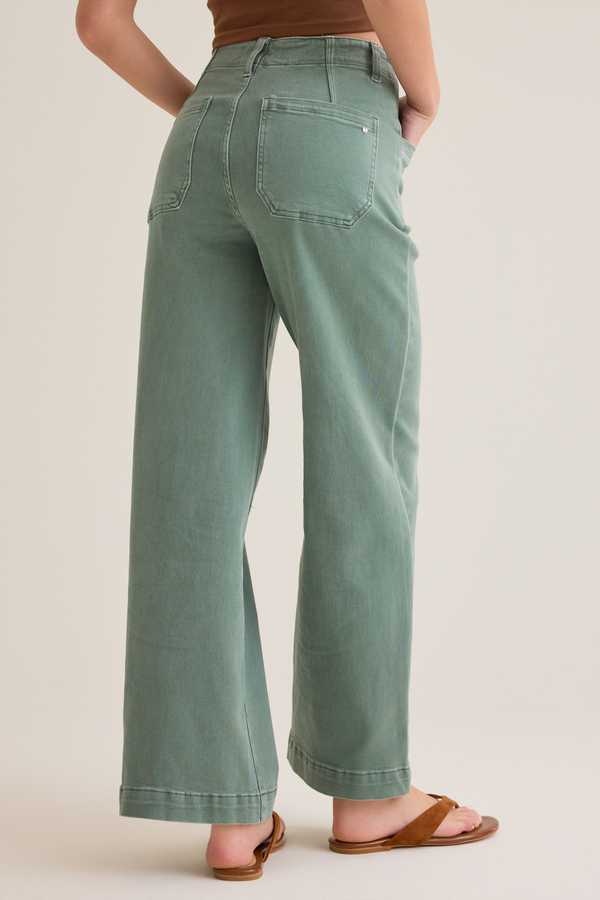 Karli Front Pocket Jean Detail 5 - Altar'd State