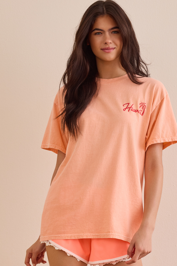 Hawaii Postcard Oversized Tee Detail 4 - Altar'd State
