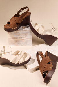 Cyndi Canvas Wood Wedge Detail 4 - Altar'd State