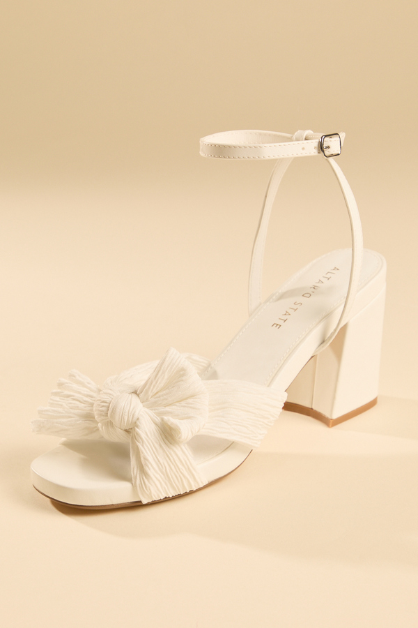 Maddalena Bow Heels - Altar'd State